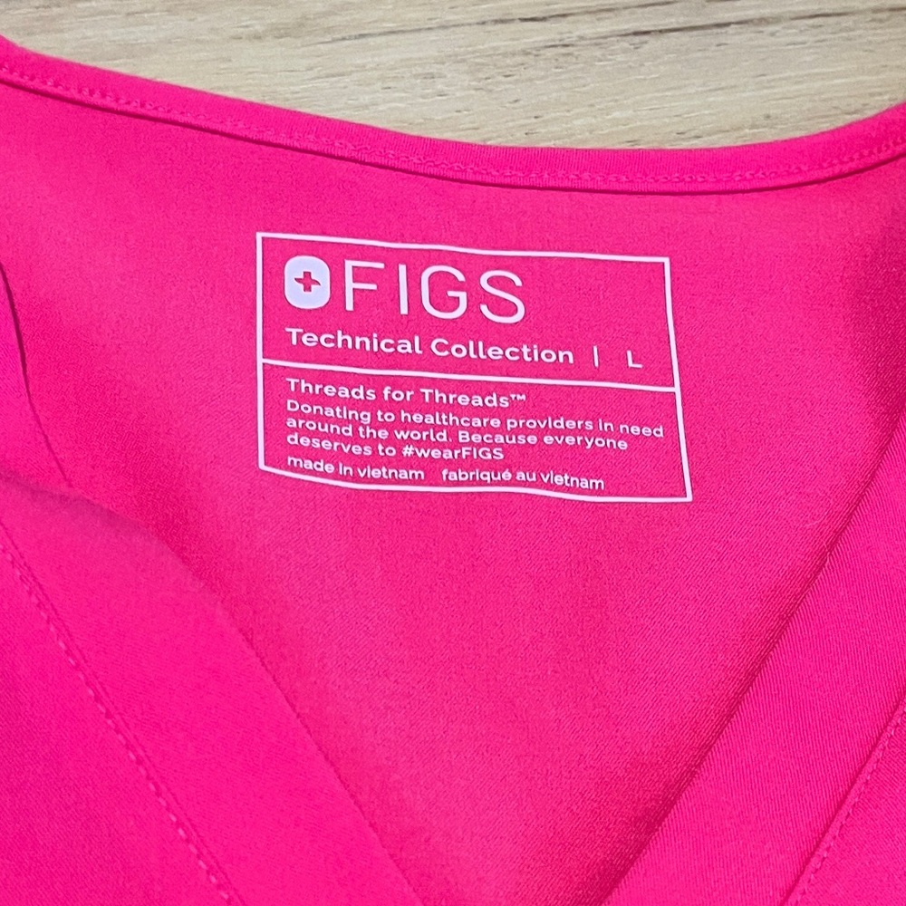 Figs hot pink scrub set - Picture 3 of 5
